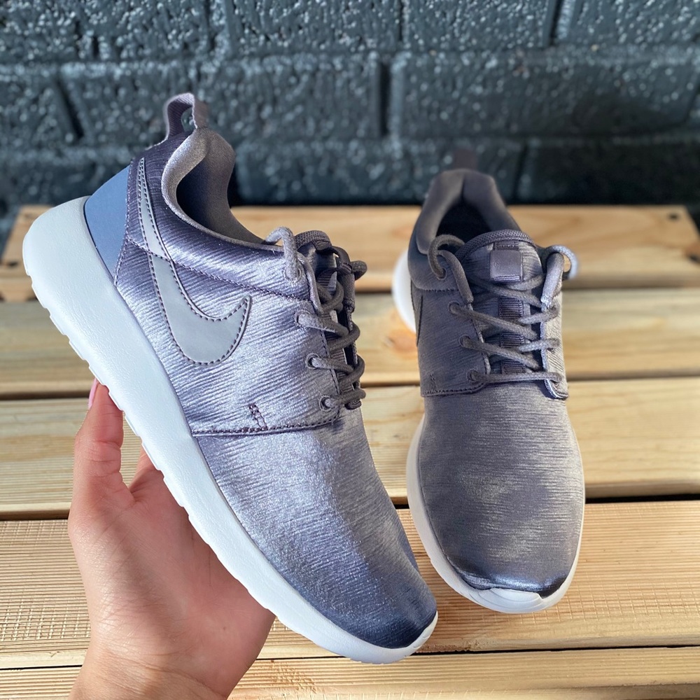 Nike Roshe One Premium